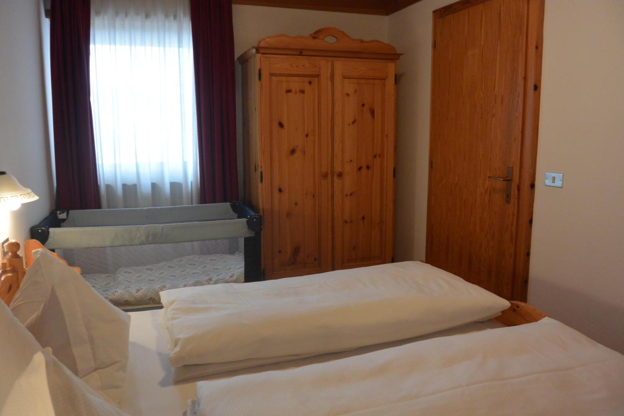Antares Aparthotel 3*